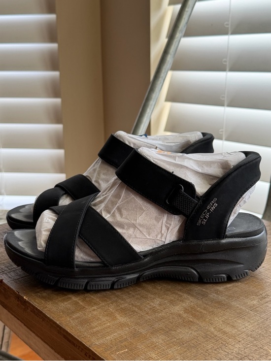 Skechers Hands Free Slip-ins  Sandals 6.5 Wide - Picture 4 of 9